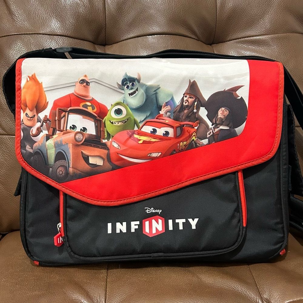 Disney Infinity Carrying Case Portal Base Excellent Condition Bag